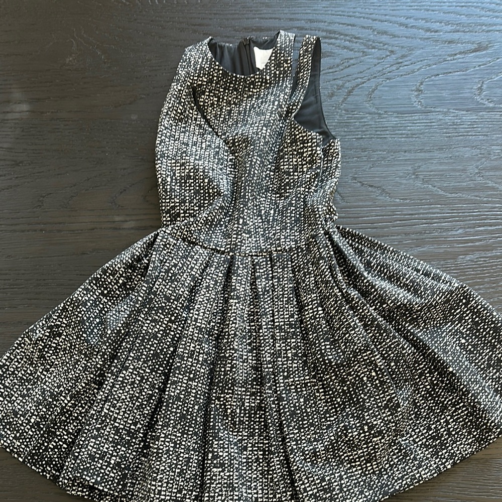 Cinq à Sept Monochrome Patterned Dress with pockets